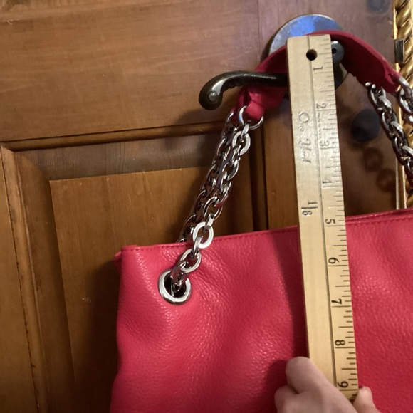 Danier, hot Pink Leather Handbag, chain strap, excellent condition - Picture 16 of 16